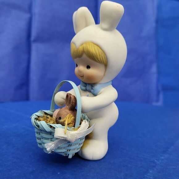 Enesco Holly Babes Easter Baby in Bunny Suit Blue Woven Basket Figurine 1983 - Picture 12 of 12